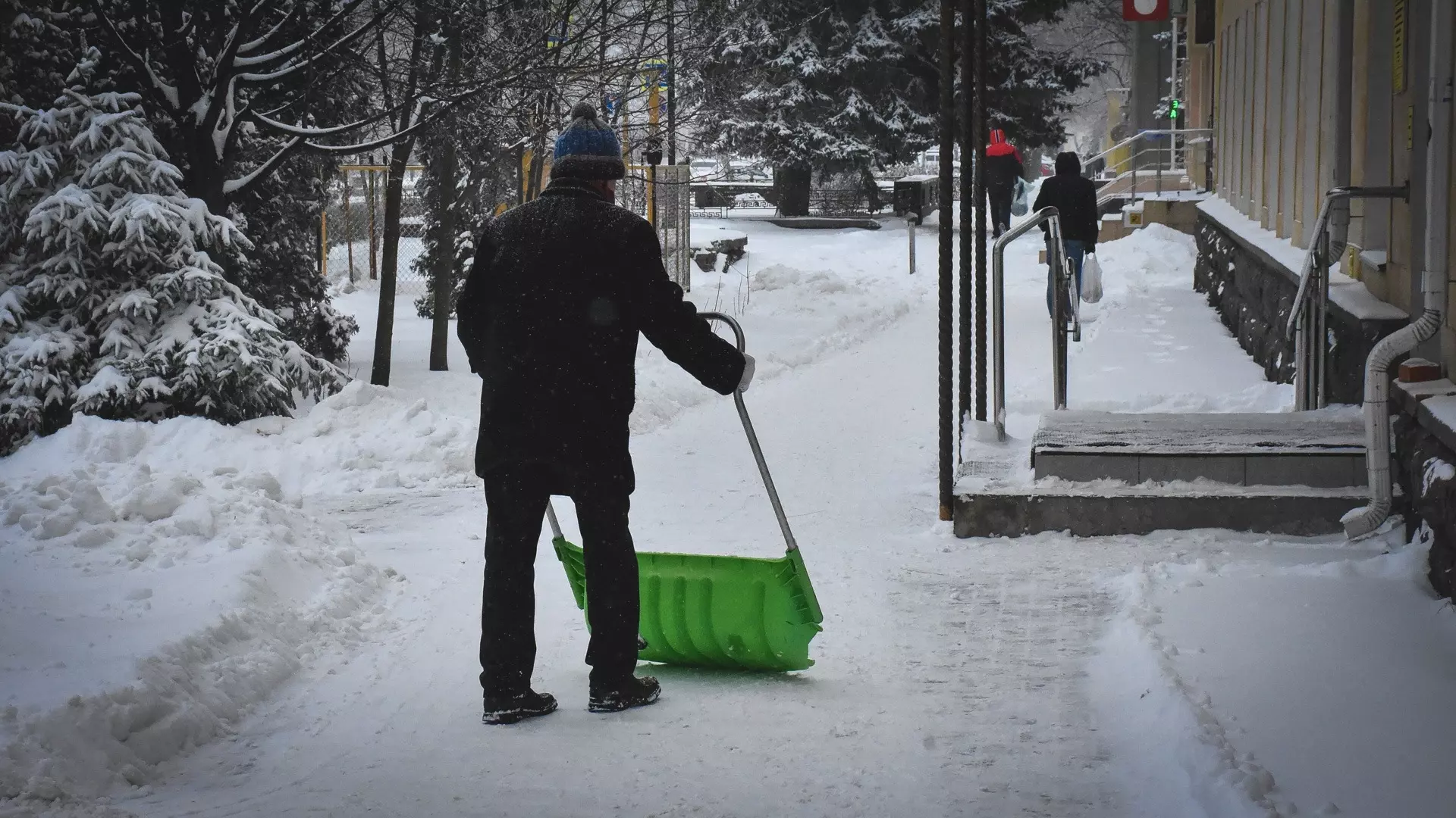 Мэр Глазова рассказал о ходе уборки снега