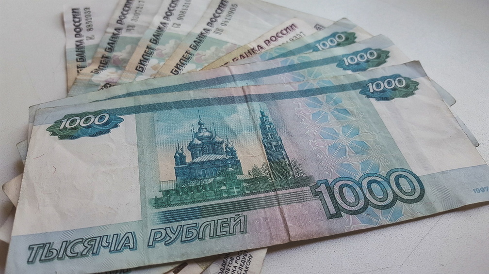 В Ижевске незнакомец украл из квартиры пенсионера более 120 тысяч рублей